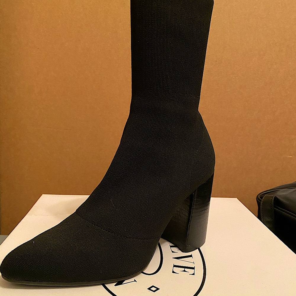 Steve Madden Trent Black Knit Bootie- Size 6